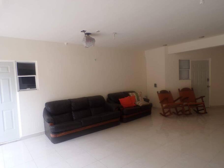 Habitacion 11 Independiente Con Mucha Privacidad ,Cerca Del Consulado , Cas , A 200 Mts Del Vado Del Rio Hermosillo Extérieur photo